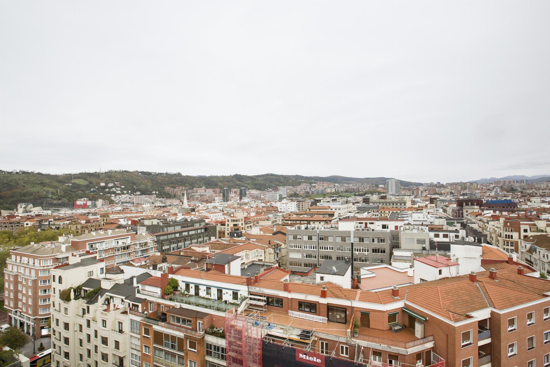 For sale of penthouse in Bilbao