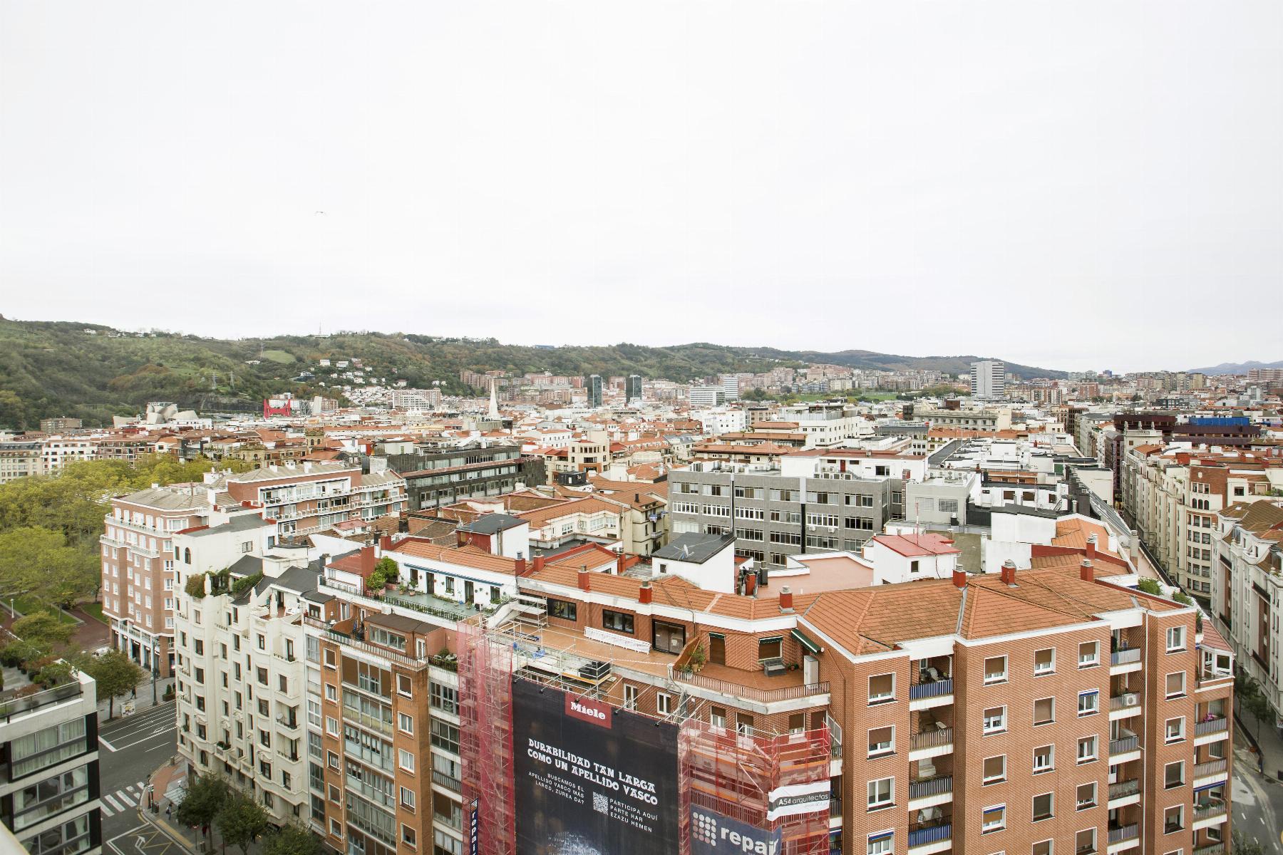 For sale of penthouse in Bilbao