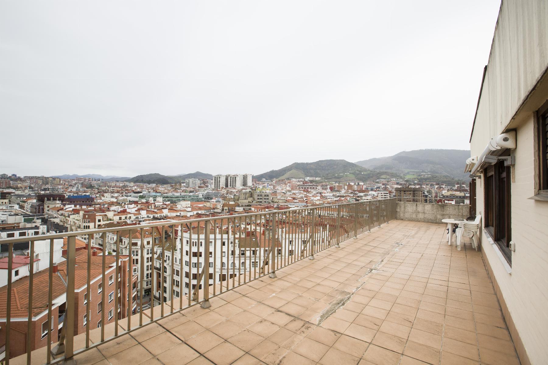 For sale of penthouse in Bilbao