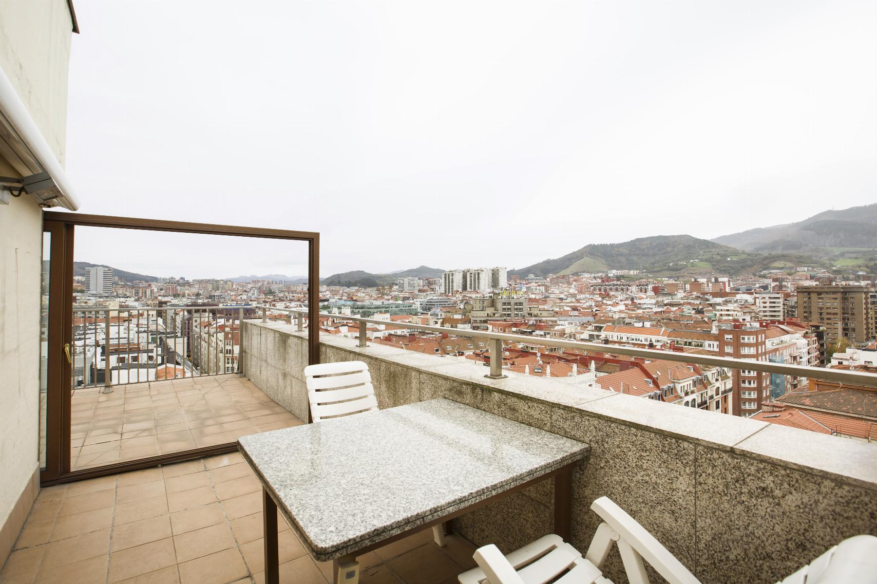 For sale of penthouse in Bilbao