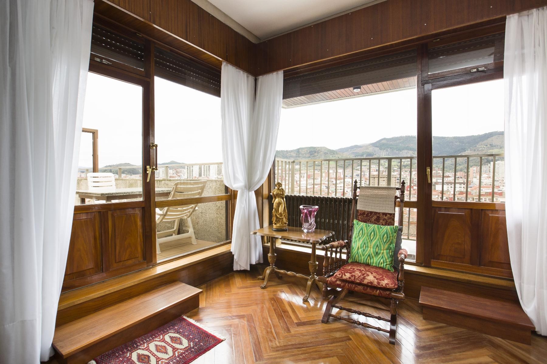 For sale of penthouse in Bilbao