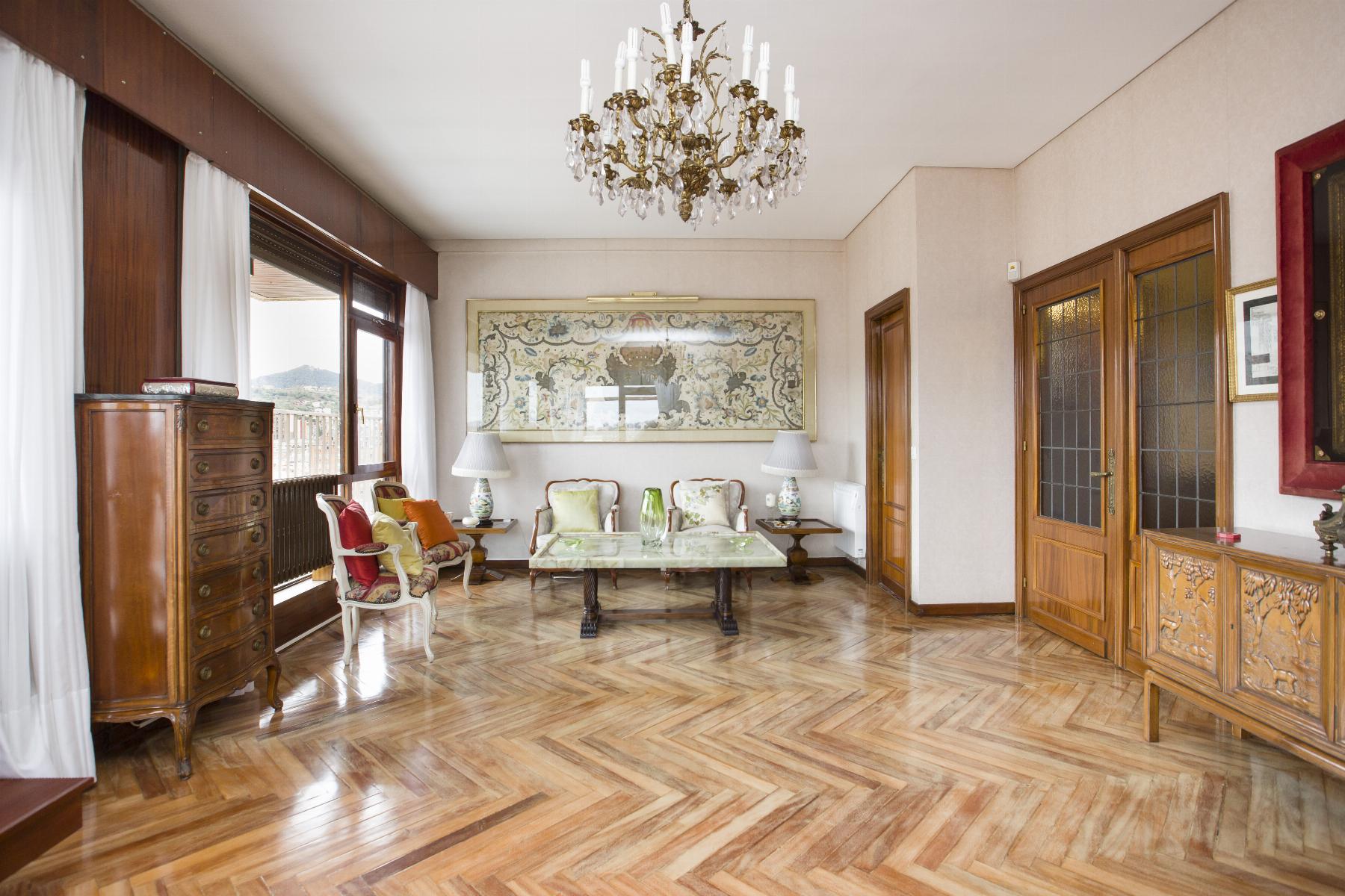 For sale of penthouse in Bilbao