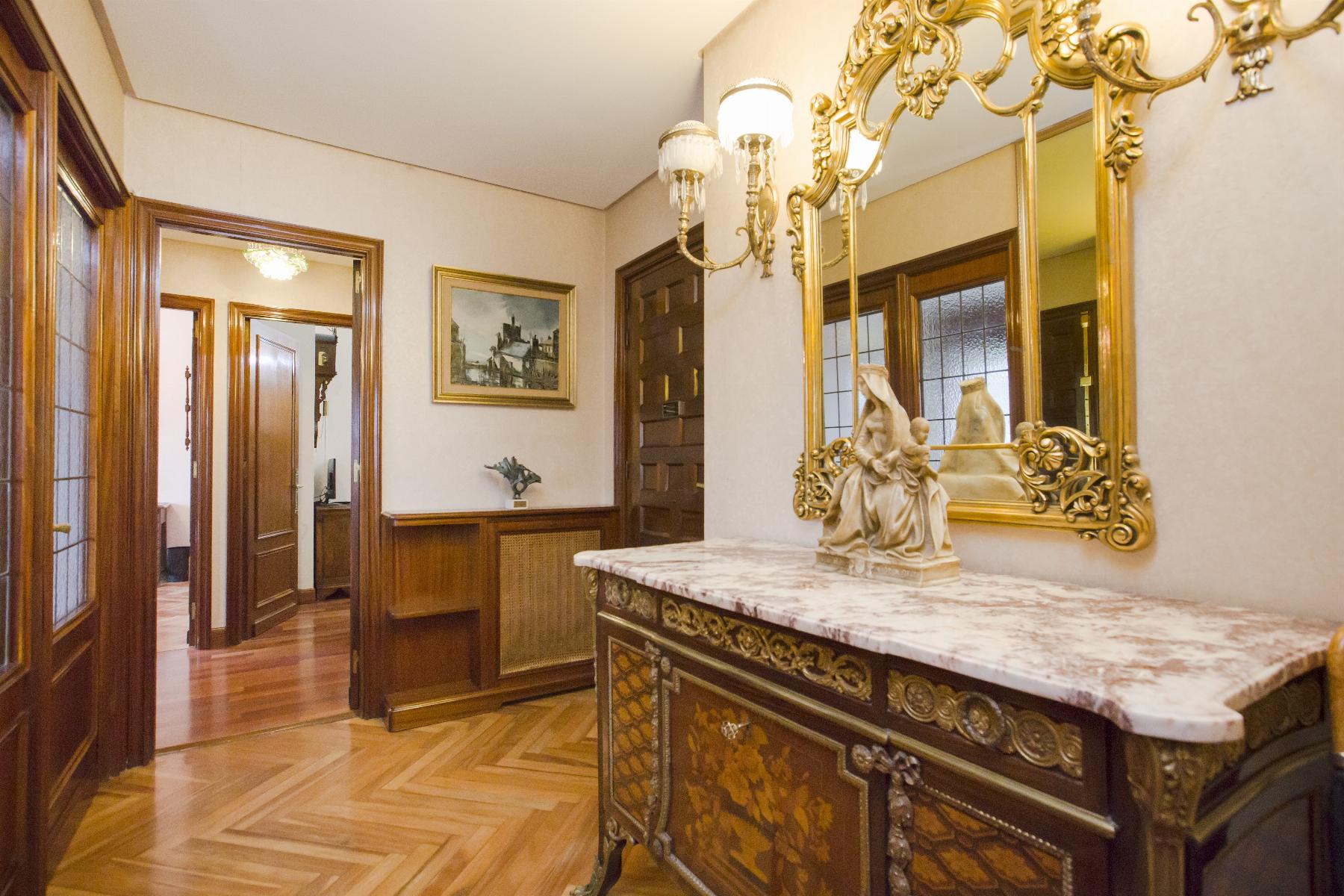 For sale of penthouse in Bilbao