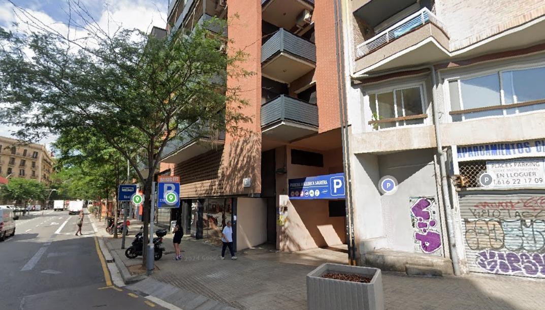 For sale of garage in Barcelona