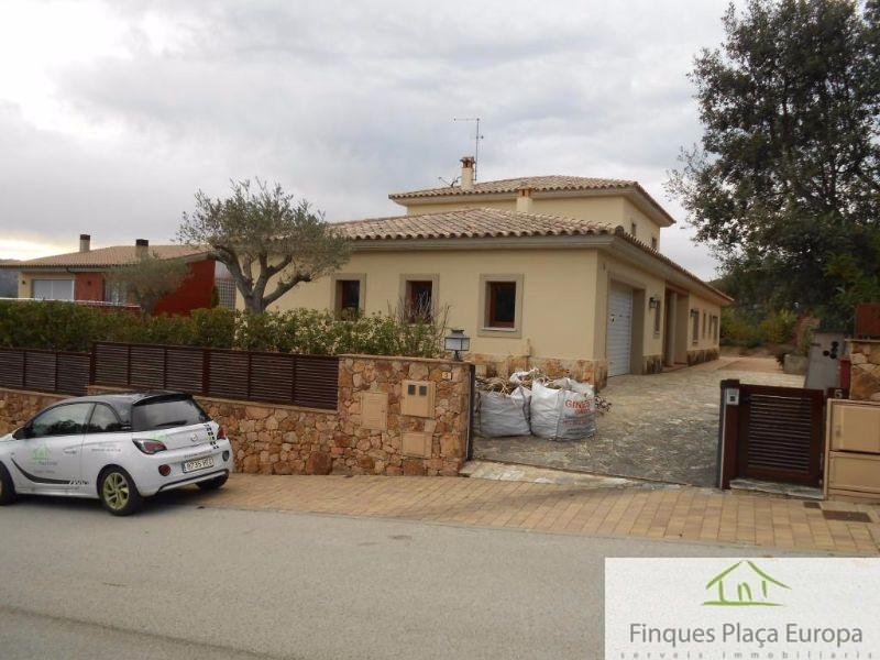 For sale of house in Santa Cristina D´aro