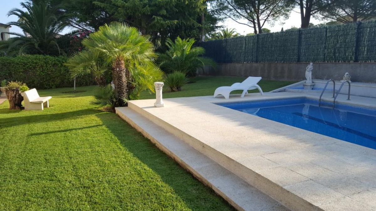 For sale of house in Calonge