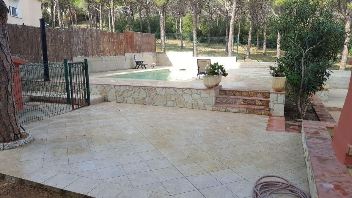 For sale of house in S agaro