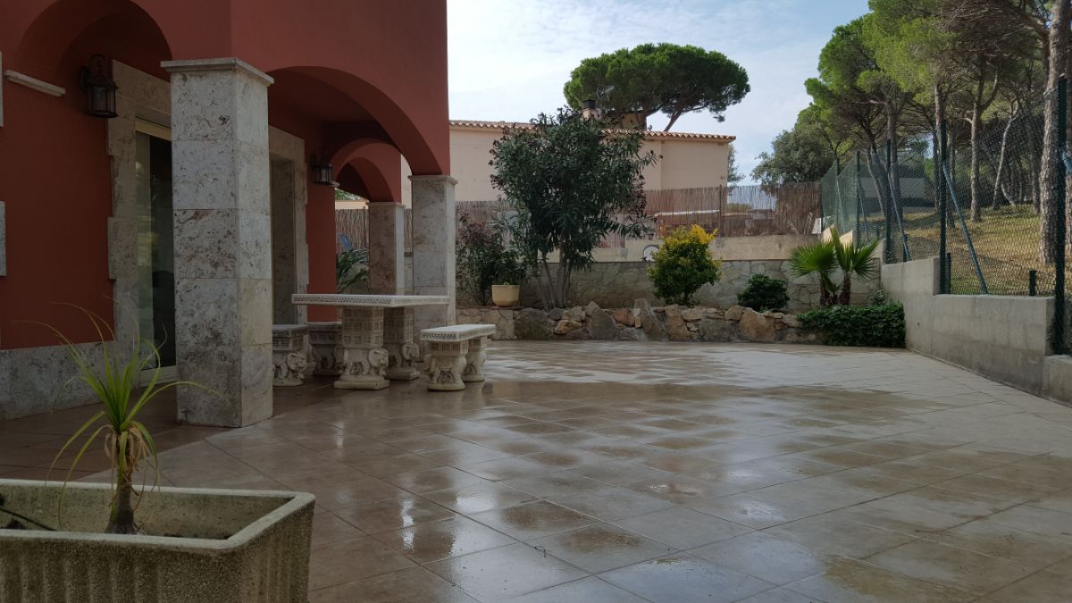 For sale of house in S agaro