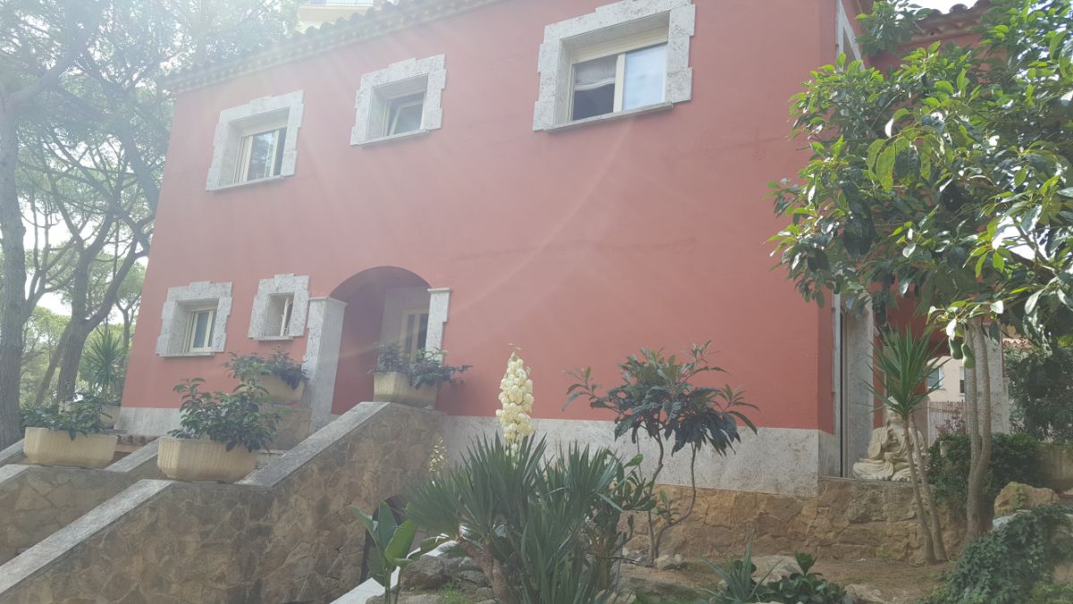 For sale of house in S agaro