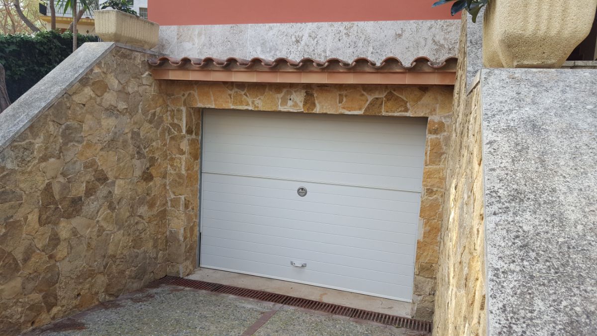 For sale of house in S agaro