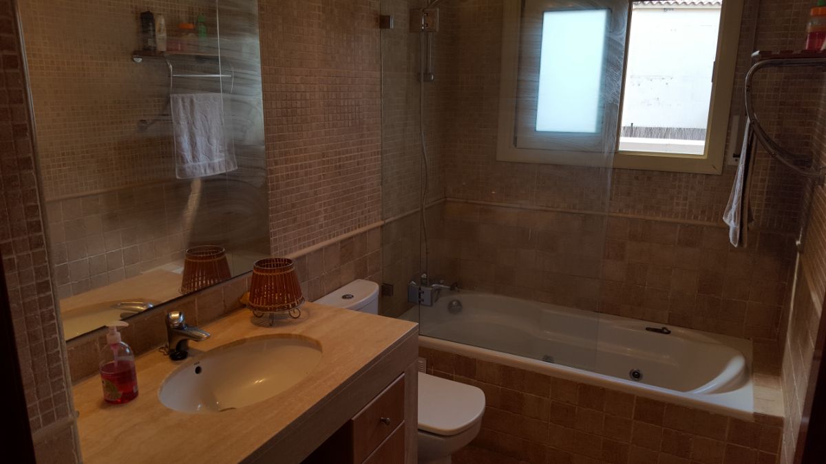 For sale of house in S agaro