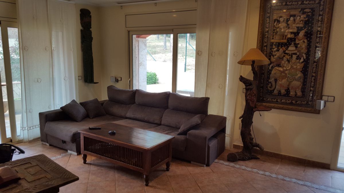 For sale of house in S agaro