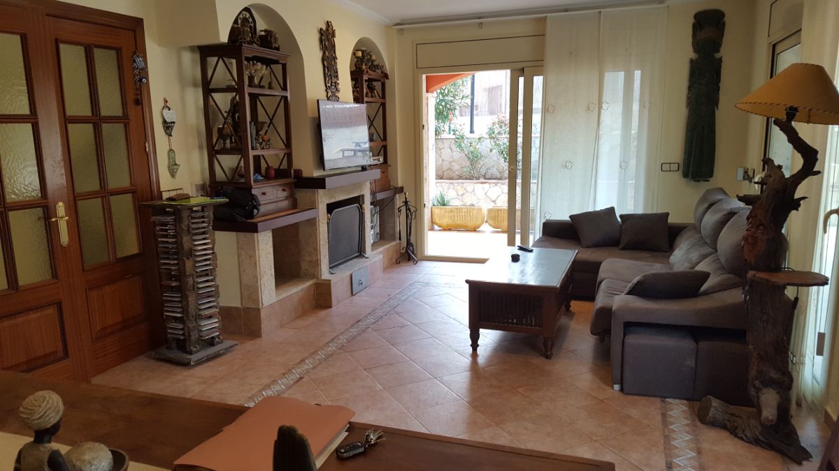 For sale of house in S agaro