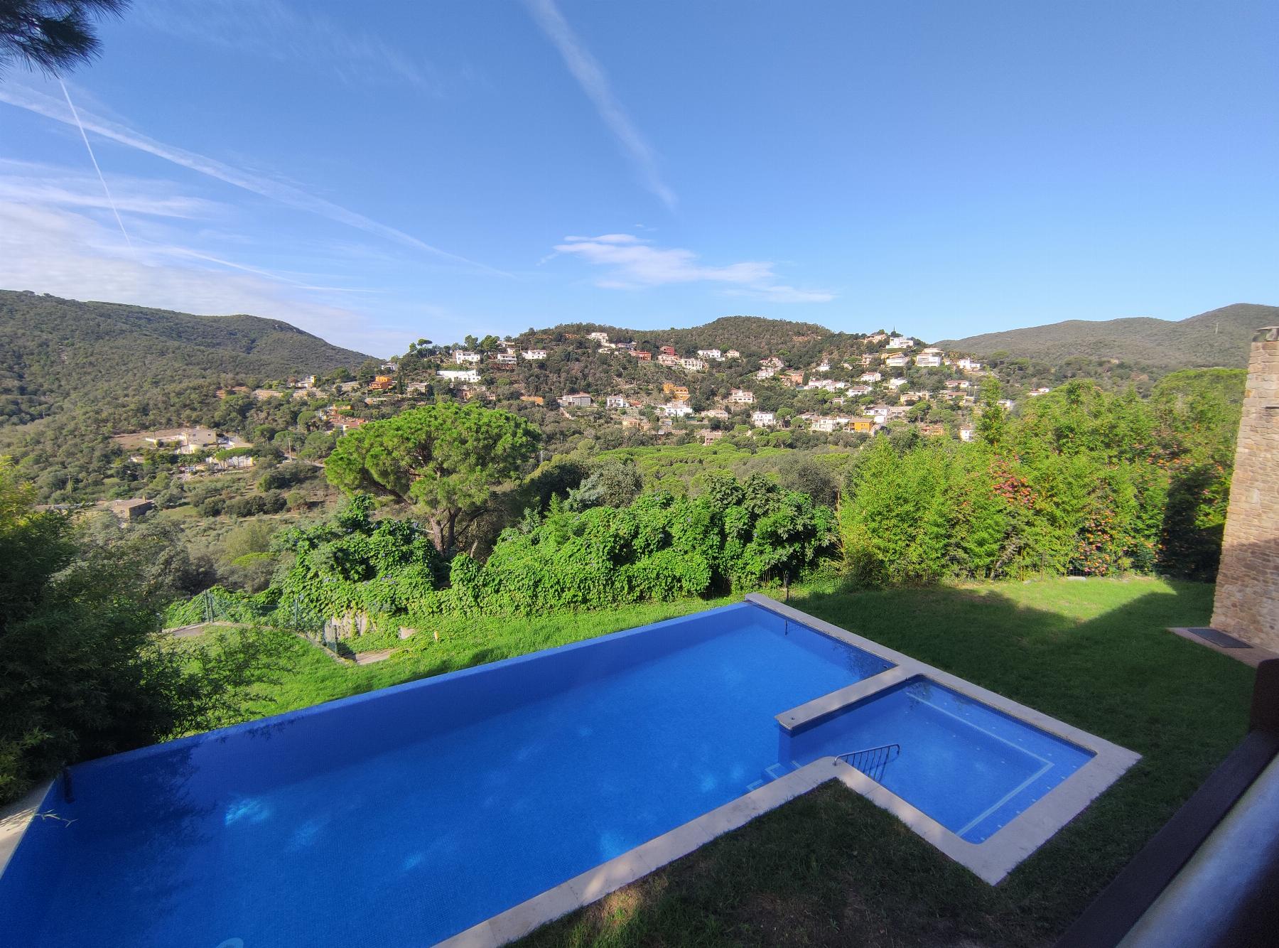 For sale of house in Calonge