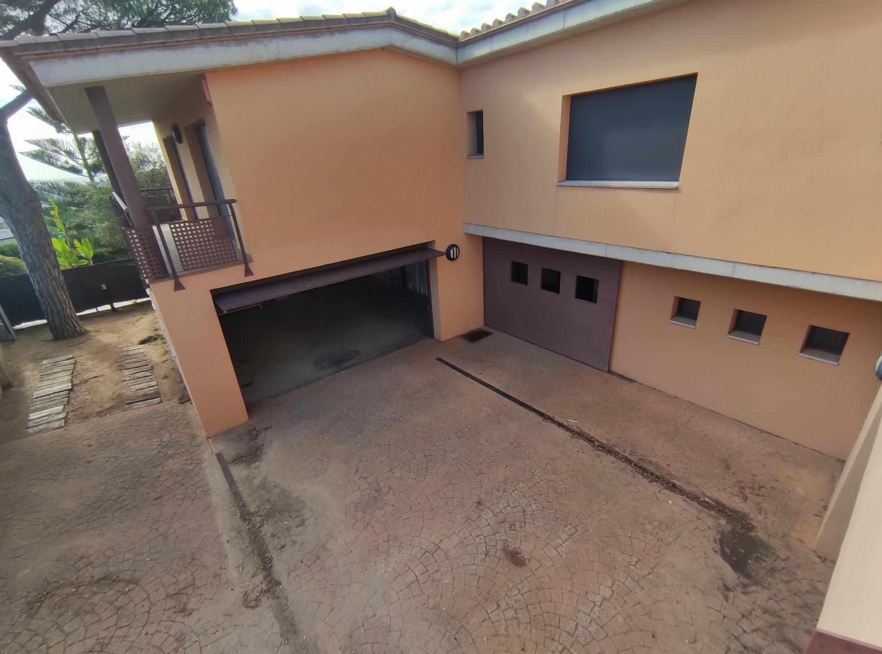 For sale of house in Calonge
