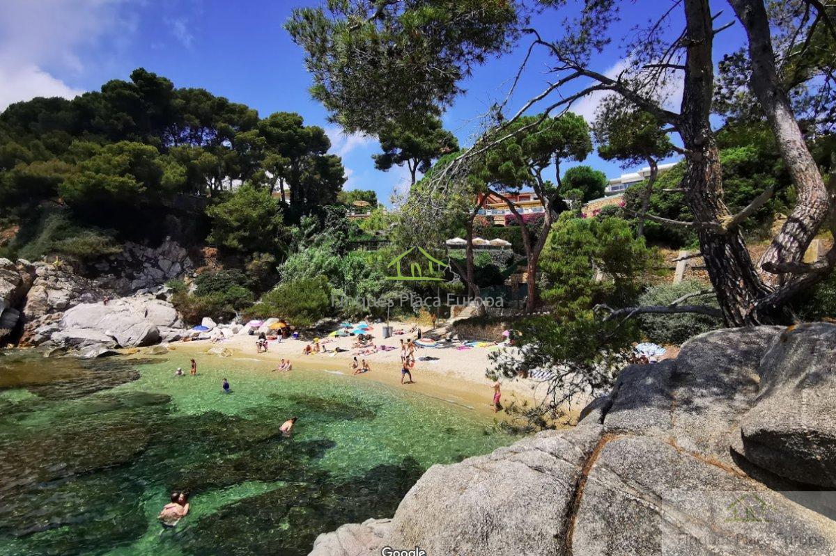 Продажа от

 Земельные участки на Platja d´Aro