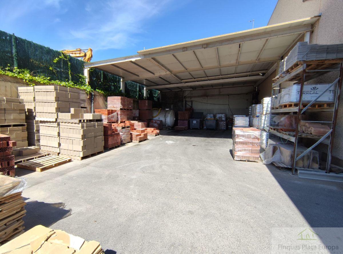 For sale of industrial plant/warehouse in Calonge