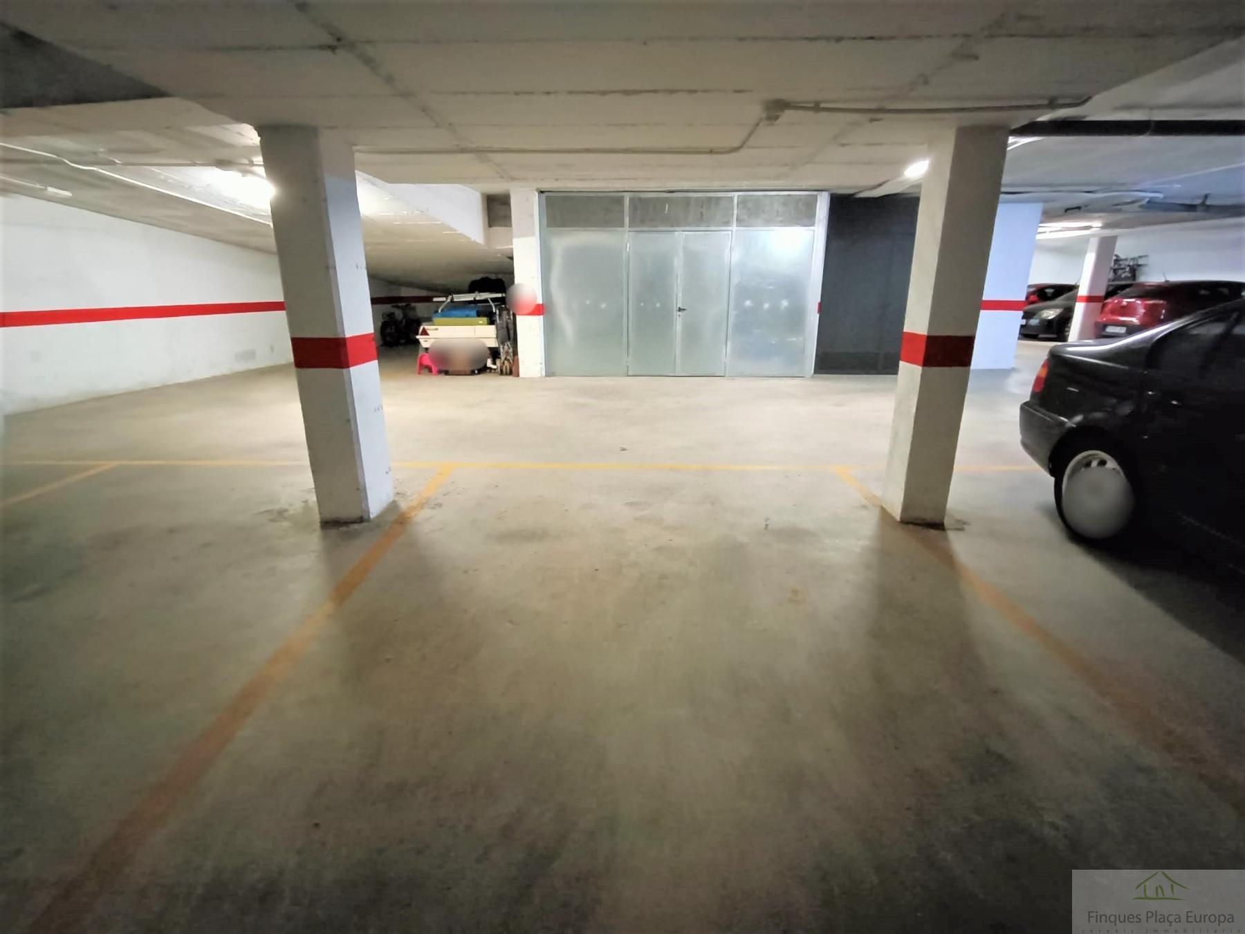 Vente de garage dans Santa Cristina D´aro