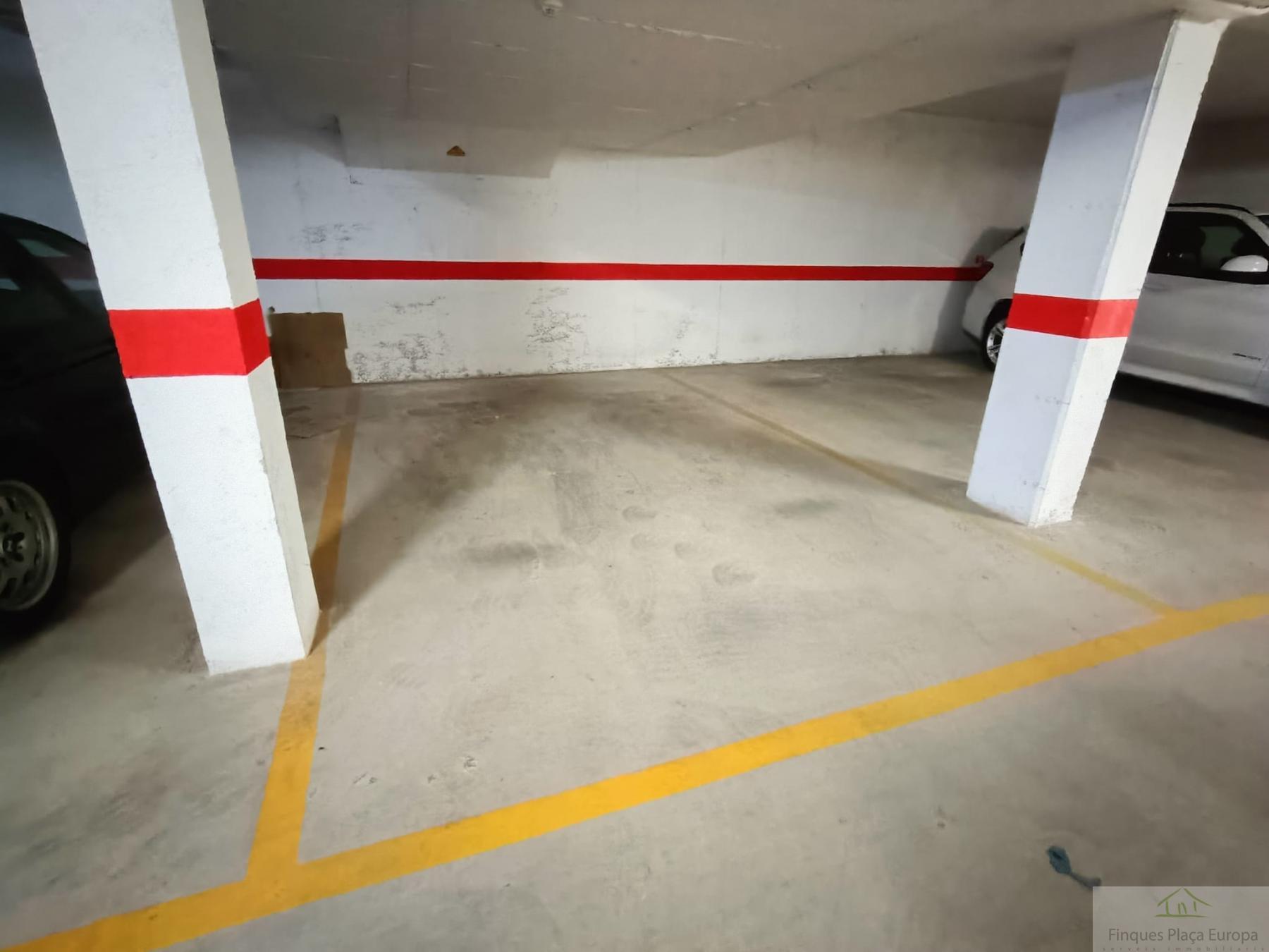 Vente de garage dans Santa Cristina D´aro