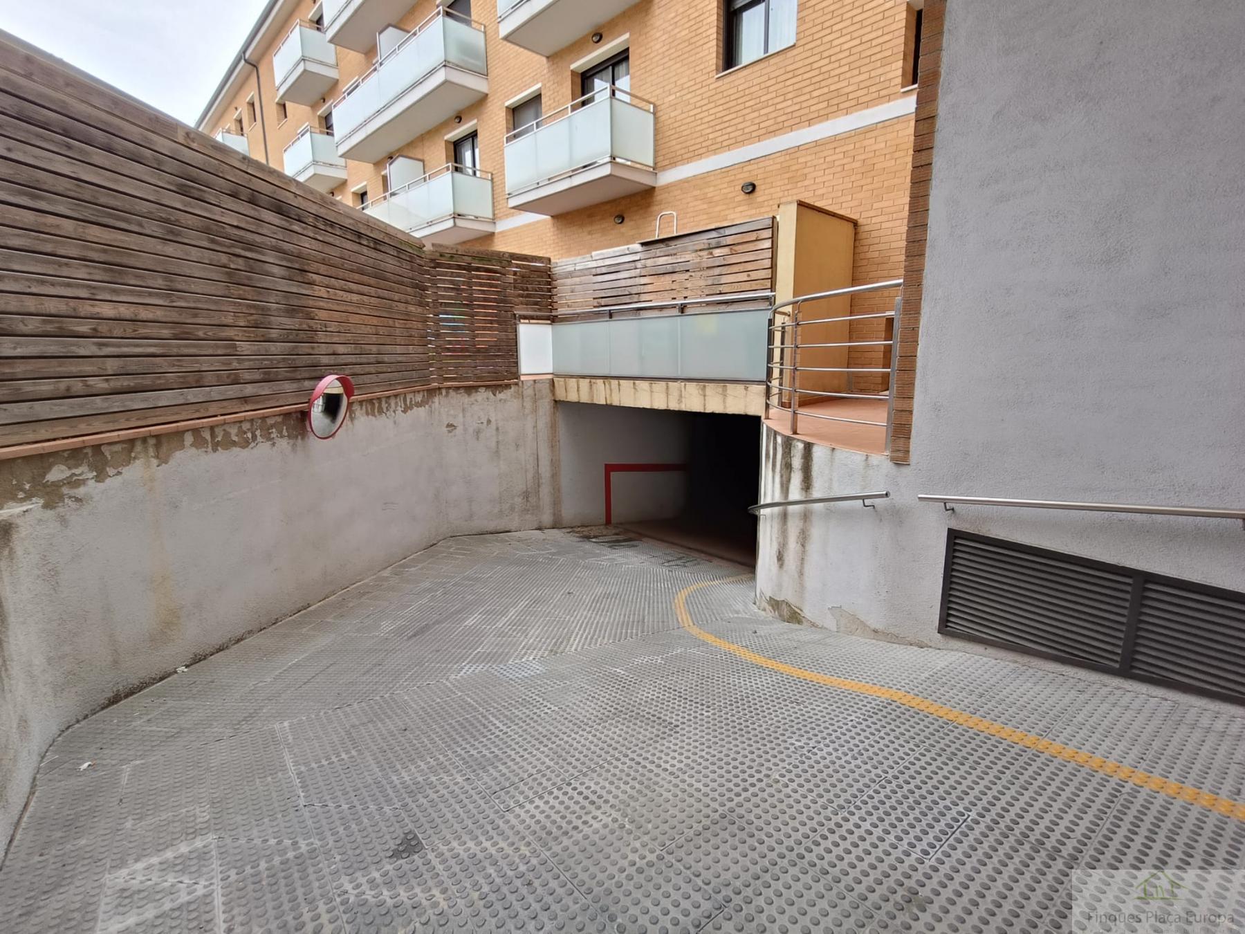 Vente de garage dans Santa Cristina D´aro