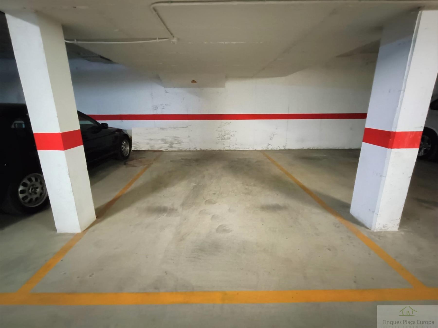 Vente de garage dans Santa Cristina D´aro