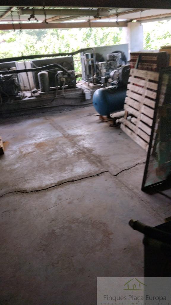 For sale of industrial plant/warehouse in Cáceres