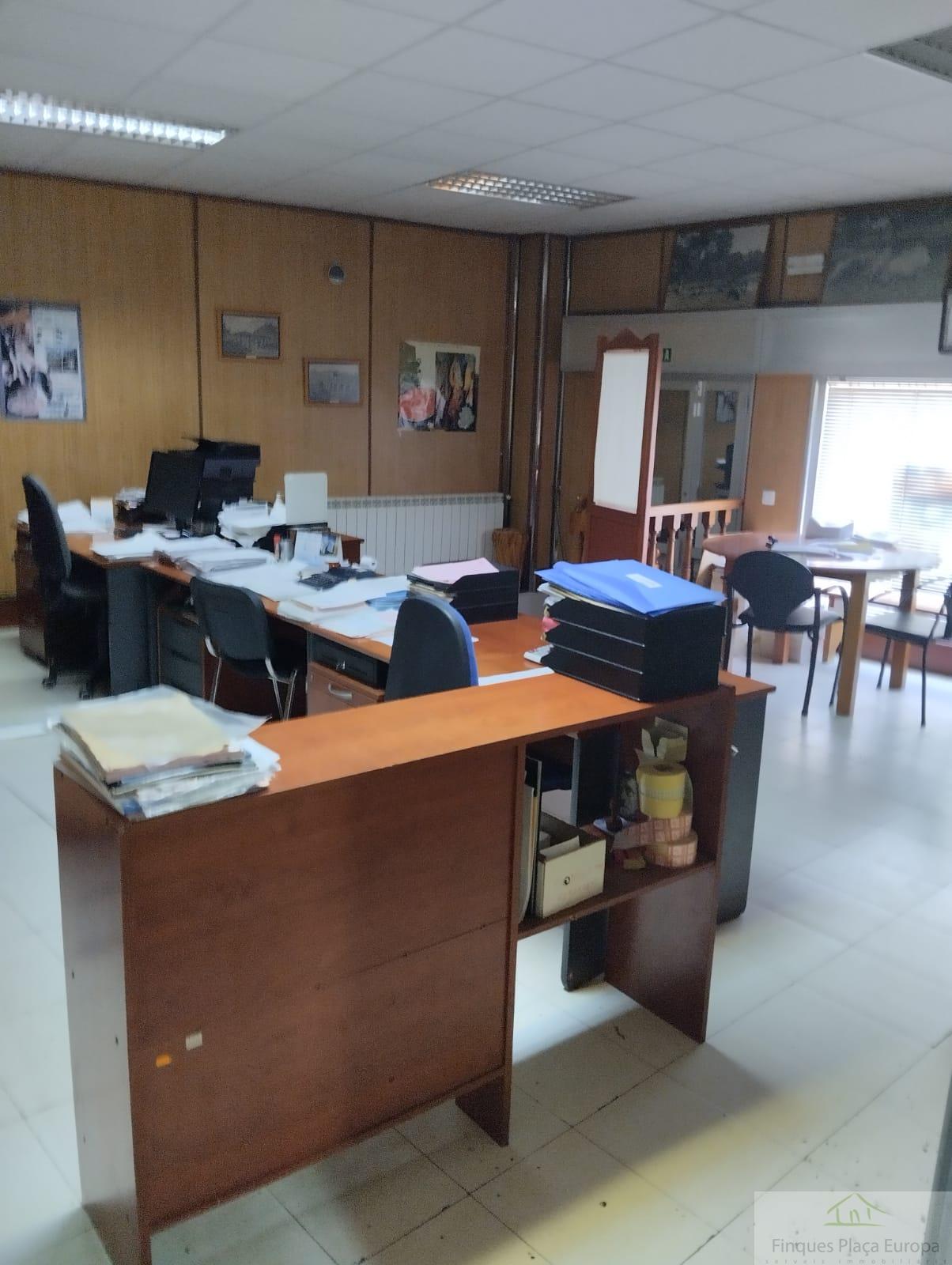 For sale of industrial plant/warehouse in Cáceres