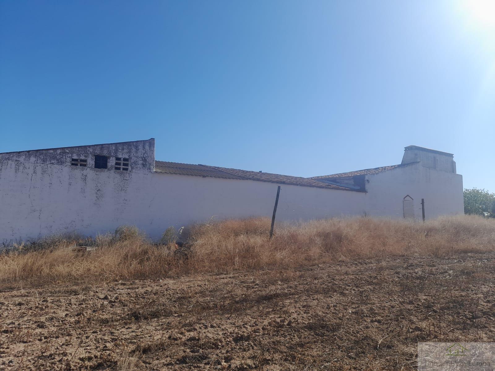 For sale of rural property in Badajoz