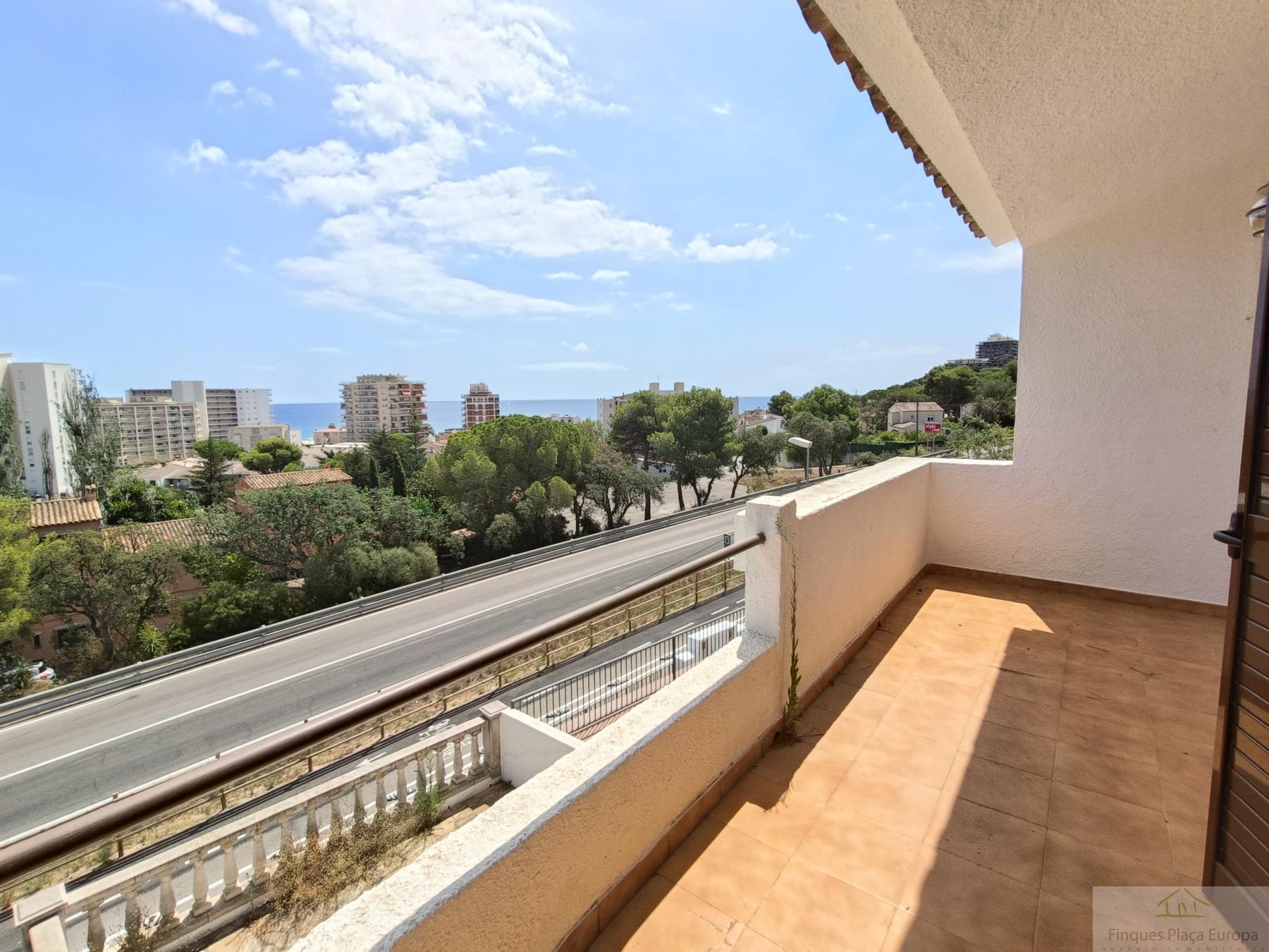 Продажа от

 Домa на Sant Antoni de Calonge