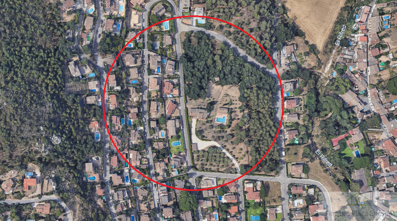 For sale of land in Calonge