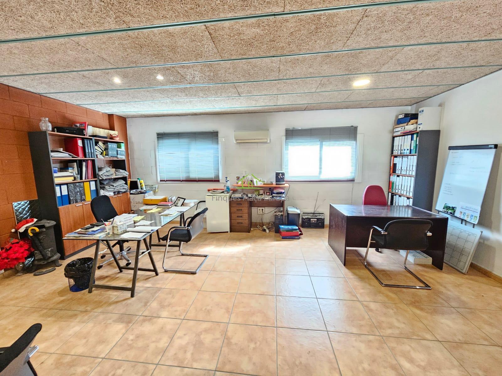 Venda de local a Llagostera