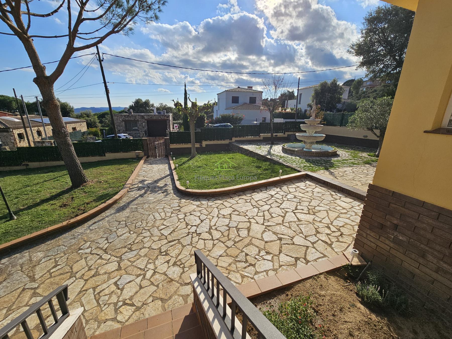 Venta de casa en Santa Cristina D´aro