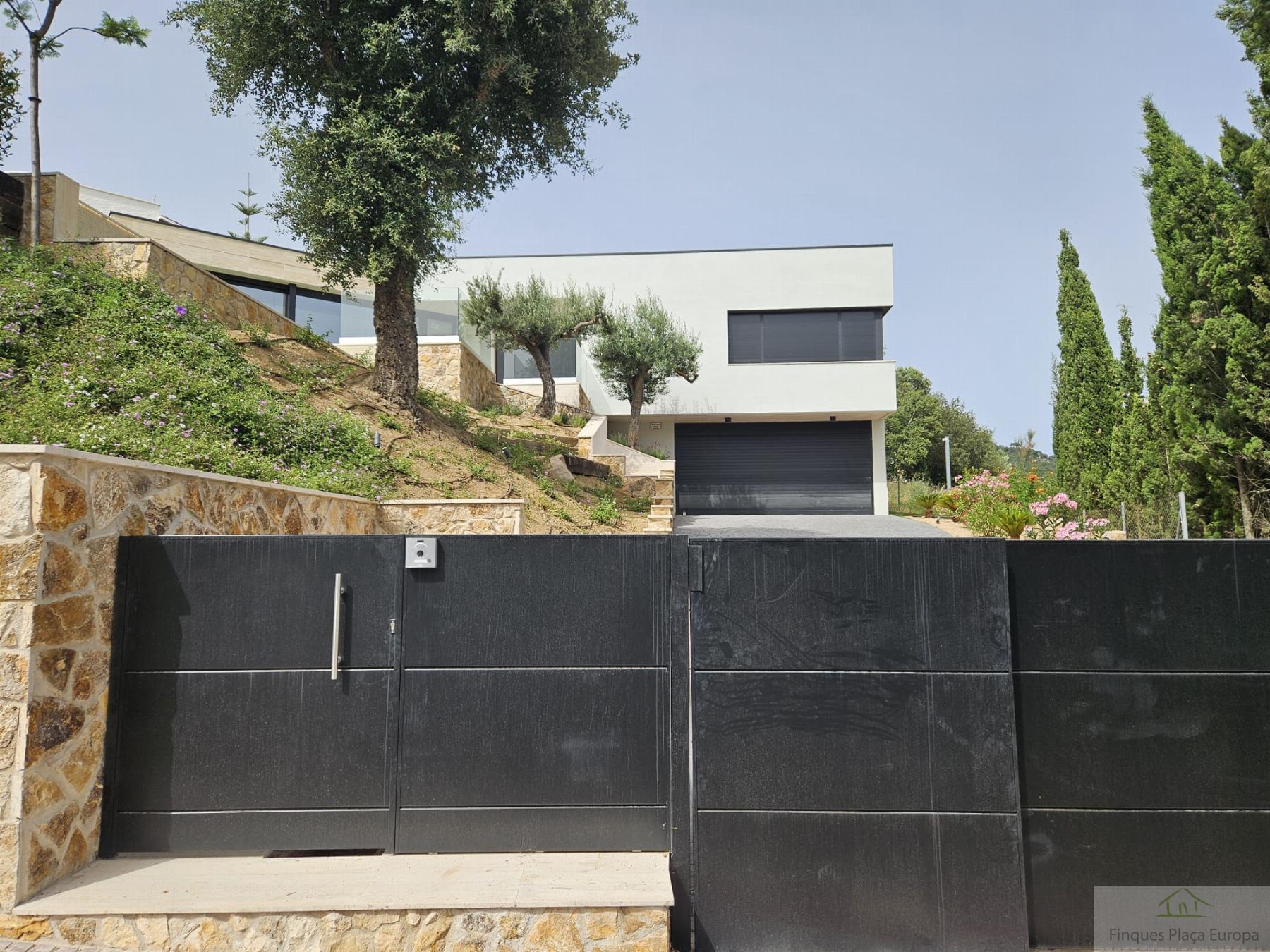 For sale of house in Santa Cristina D´aro
