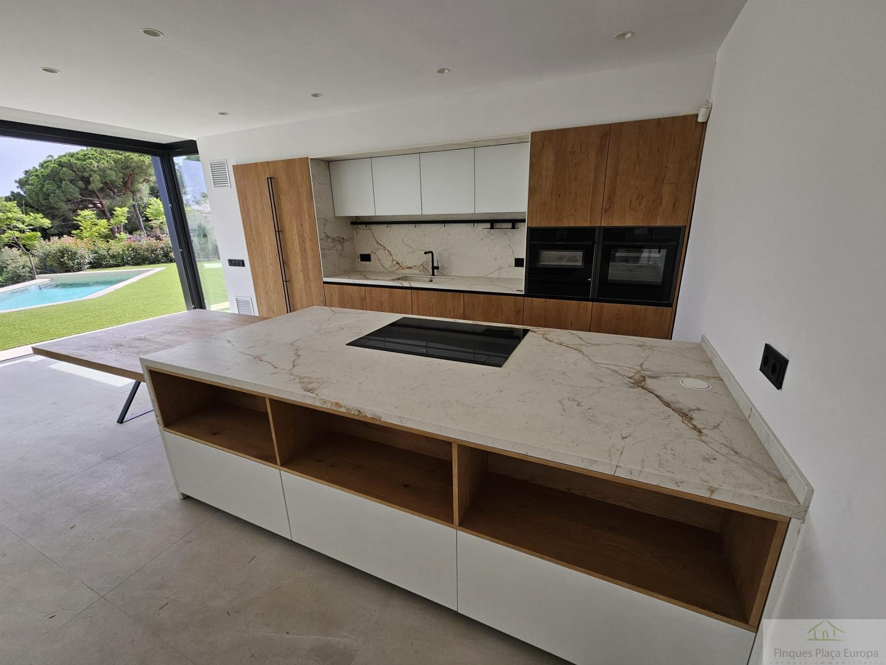 For sale of house in Santa Cristina D´aro