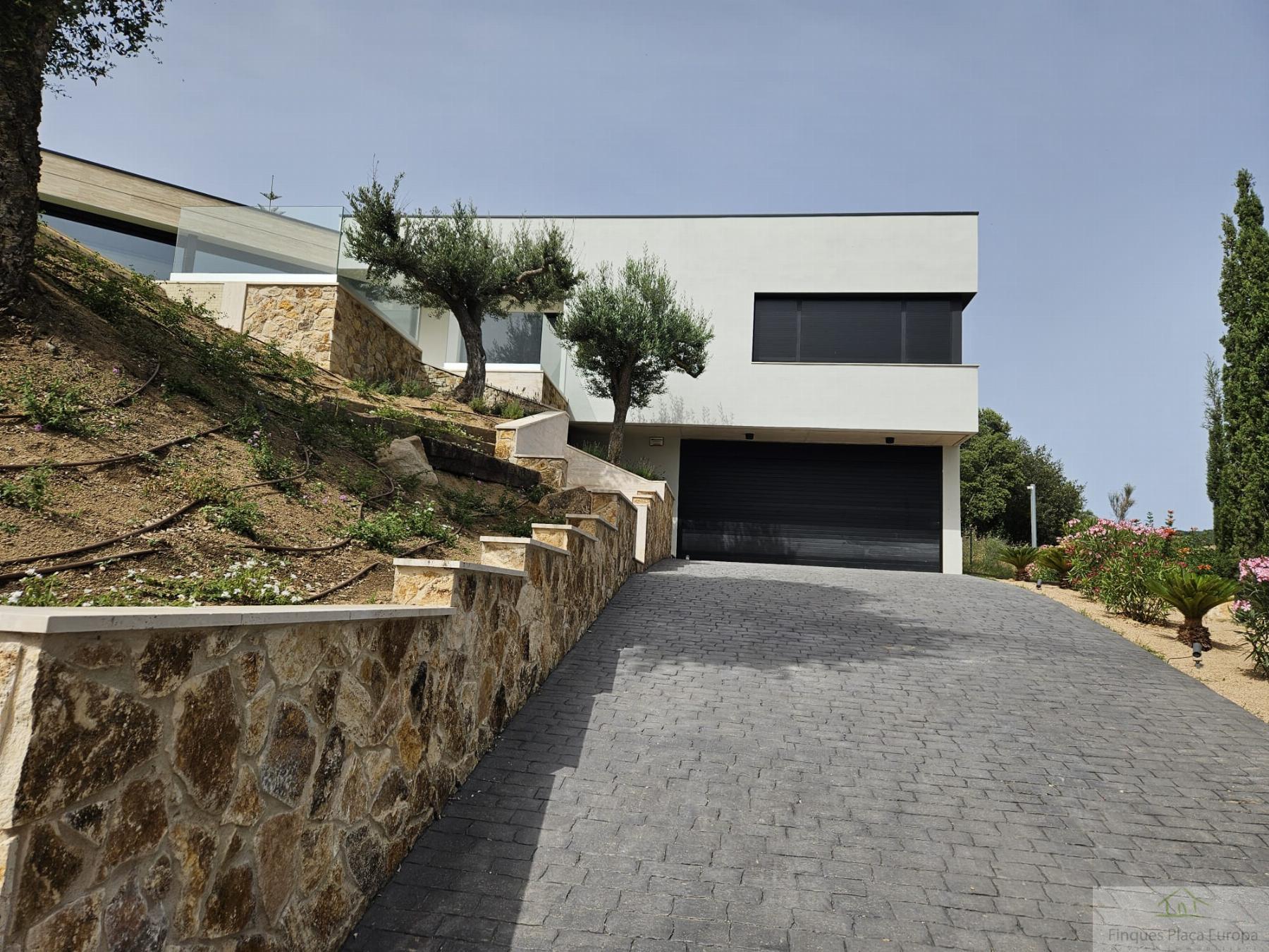 For sale of house in Santa Cristina D´aro