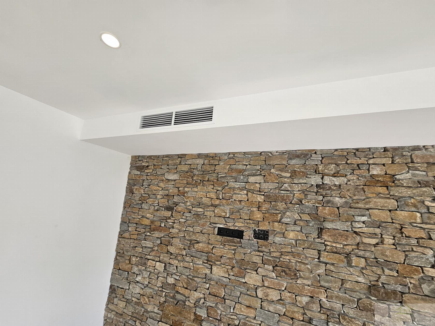 For sale of house in Santa Cristina D´aro