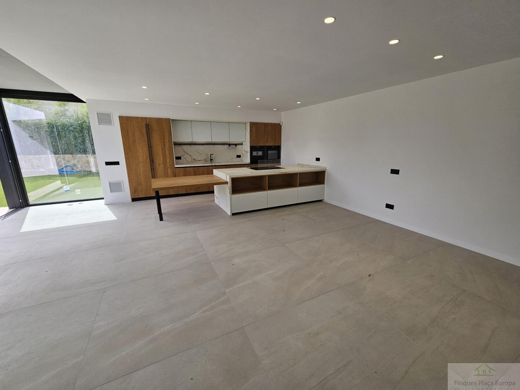 For sale of house in Santa Cristina D´aro