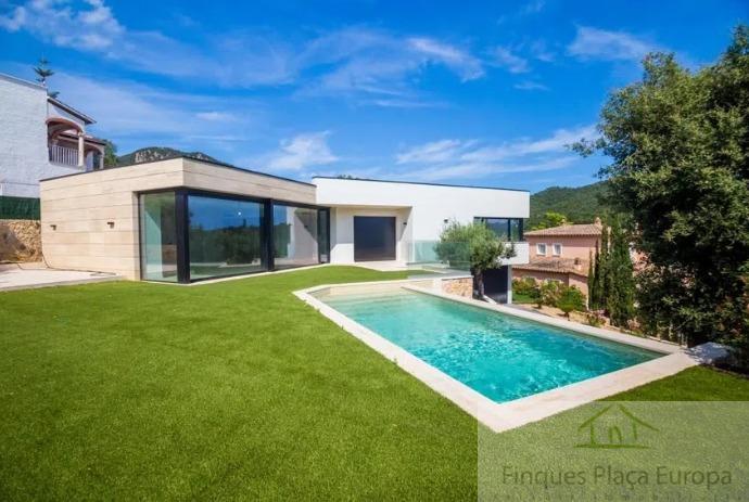 For sale of house in Santa Cristina D´aro