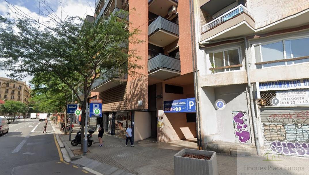 For sale of garage in Barcelona