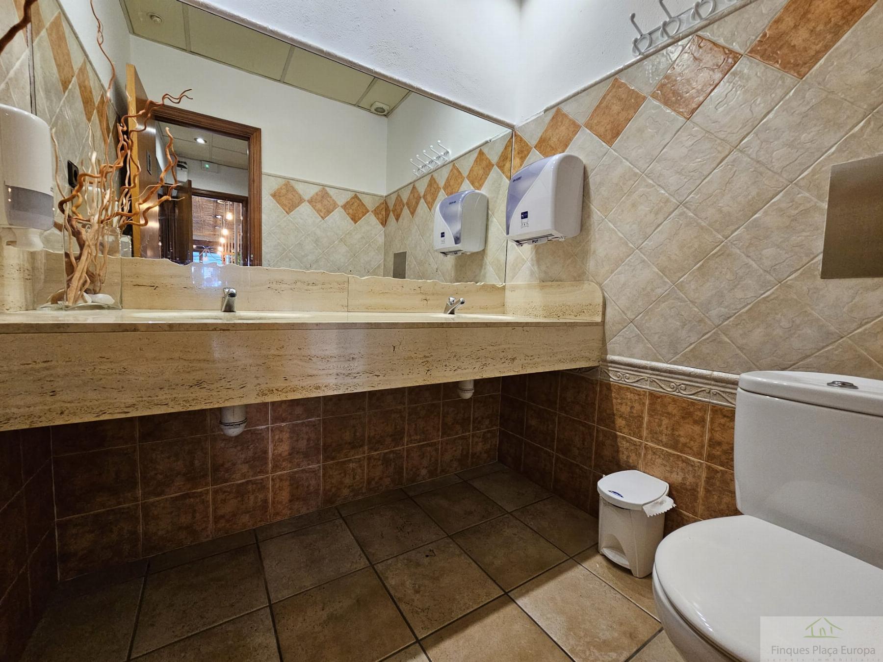 For share of commercial in Platja d´Aro