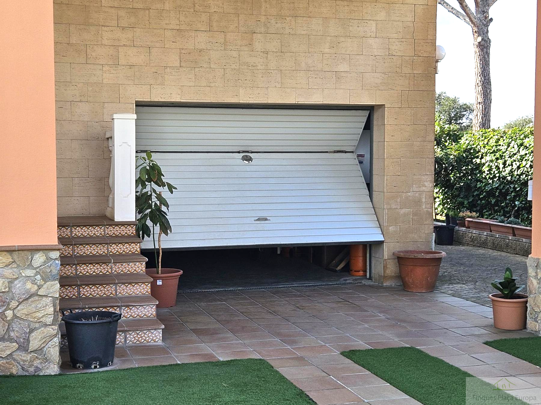 For sale of house in Llagostera
