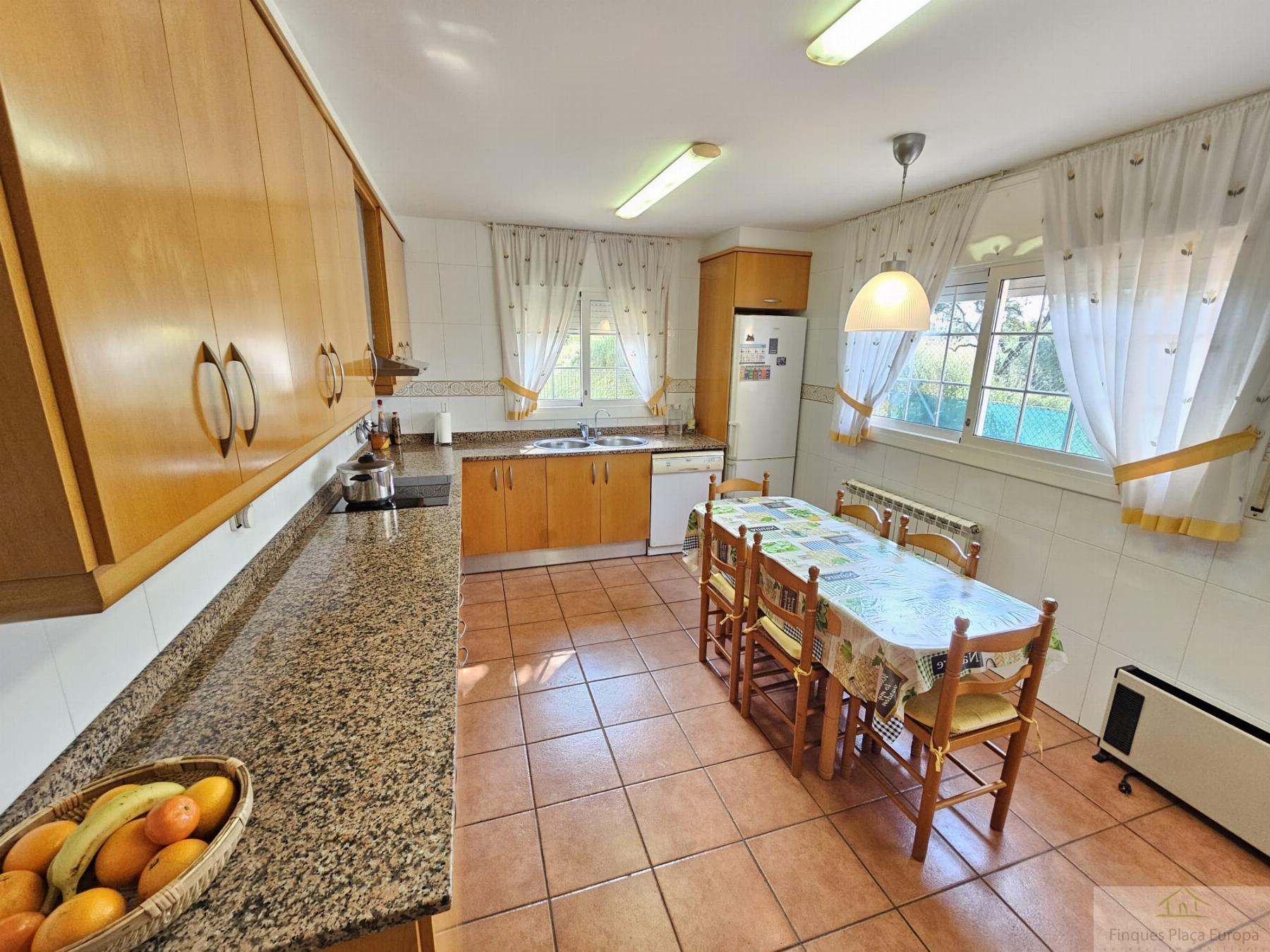 Продажа от

 Домa на Llagostera