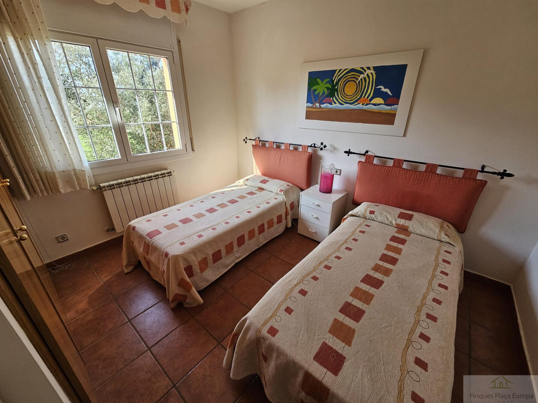 Продажа от

 Домa на Llagostera