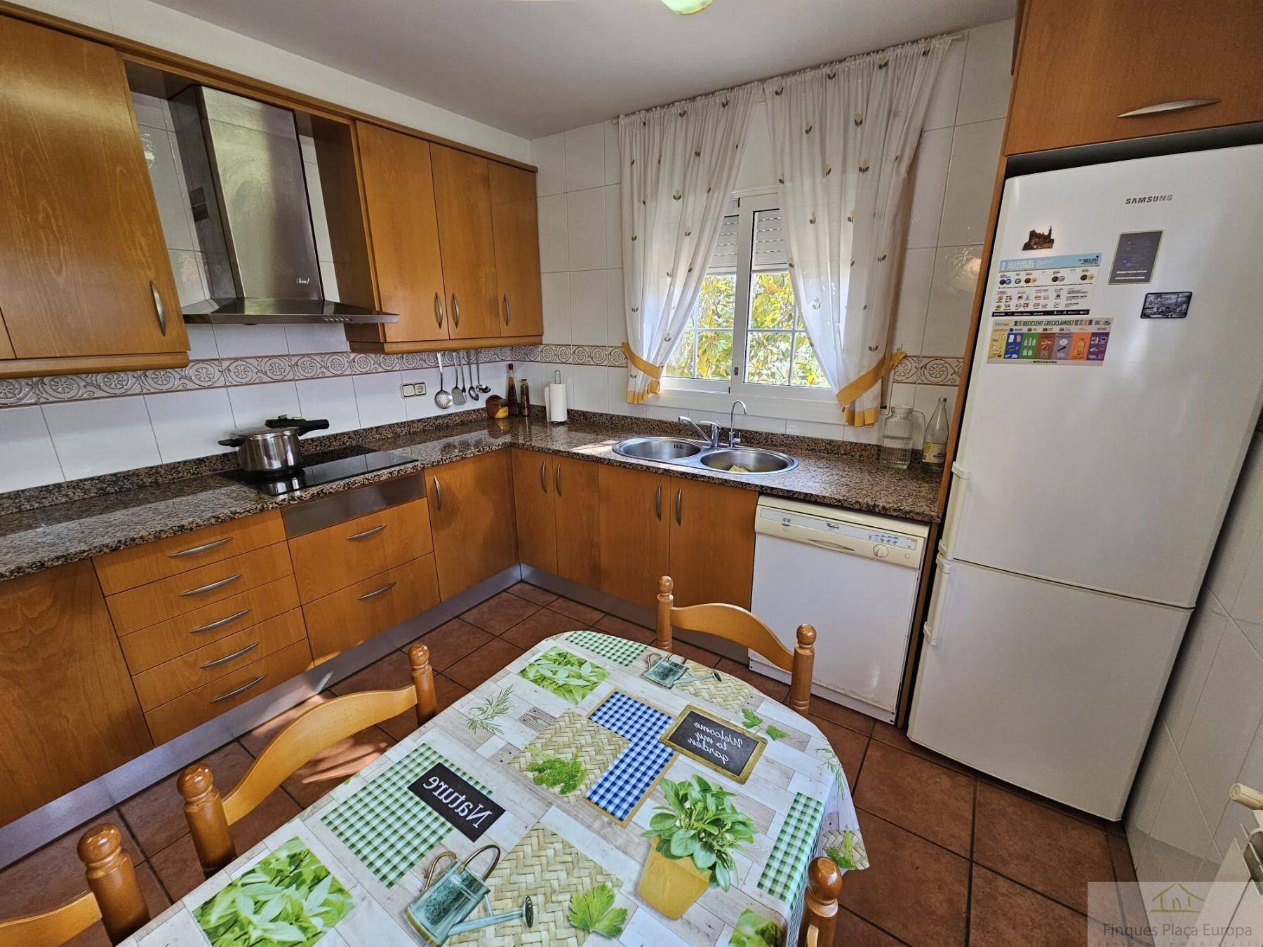Продажа от

 Домa на Llagostera