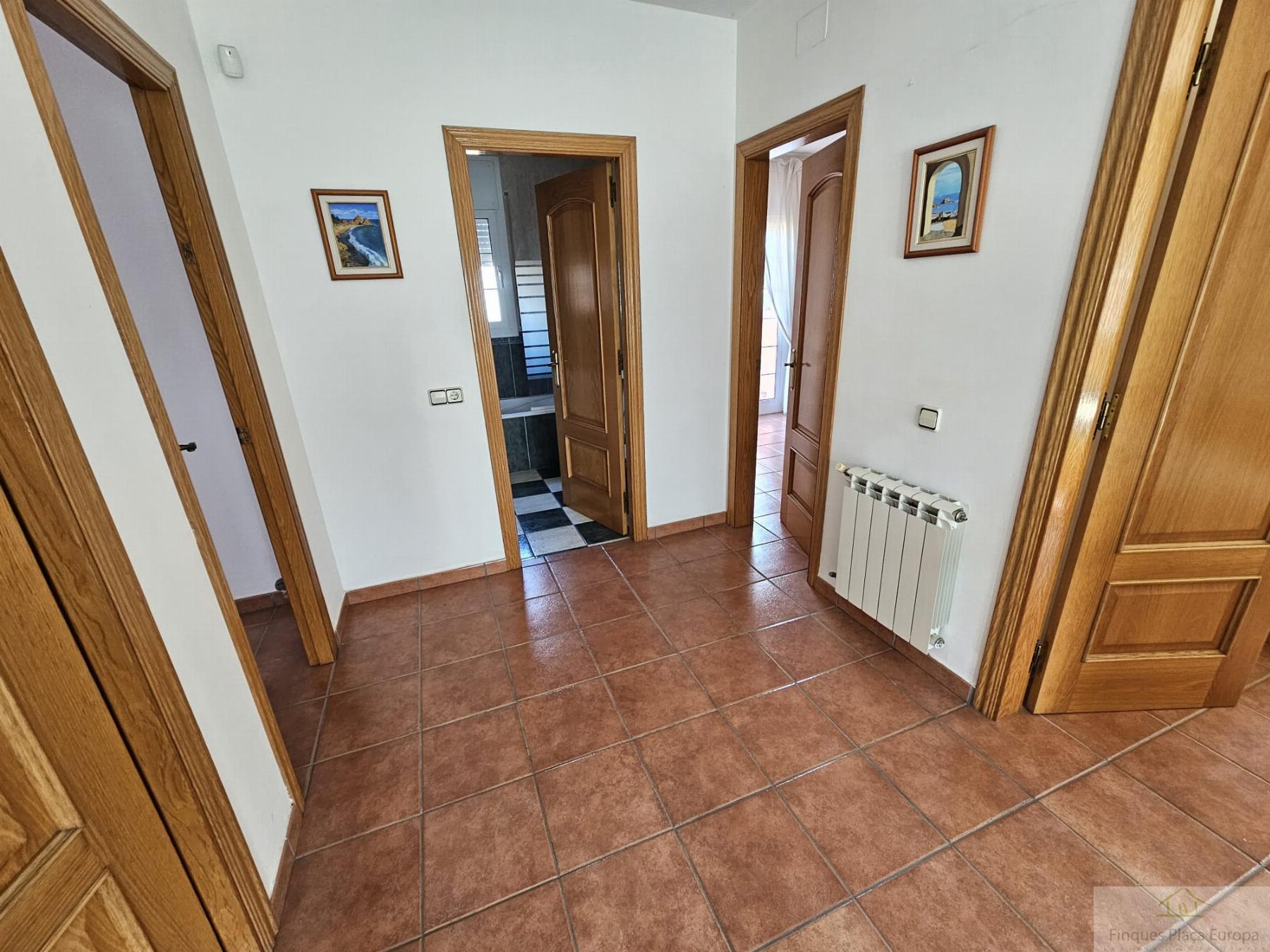 Продажа от

 Домa на Llagostera
