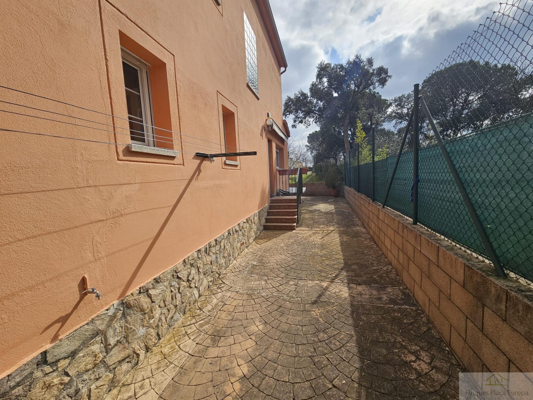 Продажа от

 Домa на Llagostera
