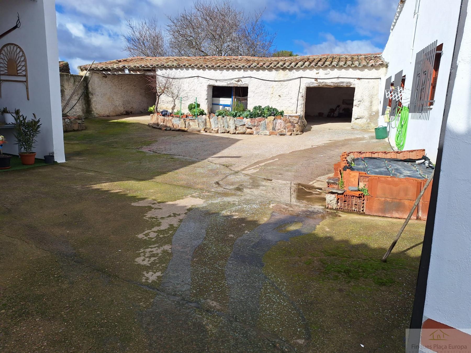 For sale of house in Berrocal de Huebra