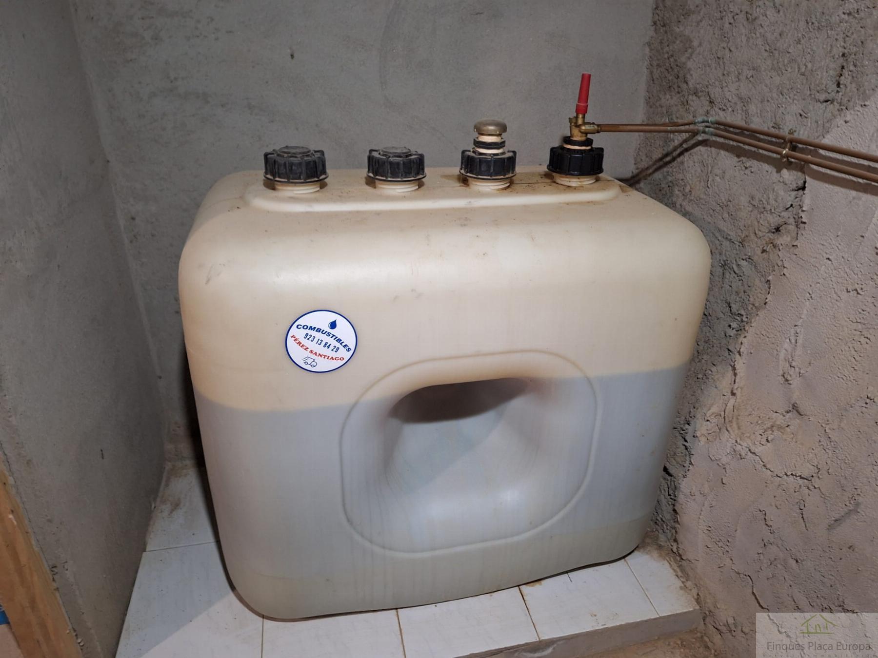 For sale of house in Berrocal de Huebra