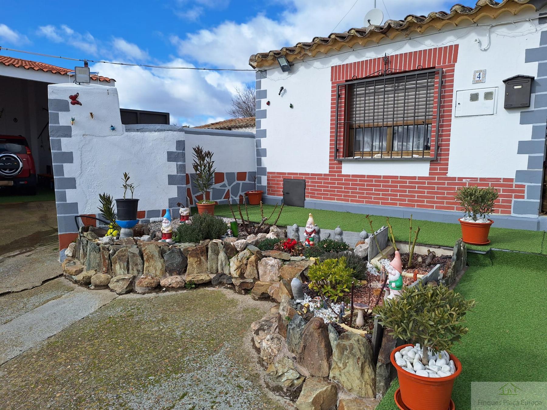 For sale of house in Berrocal de Huebra