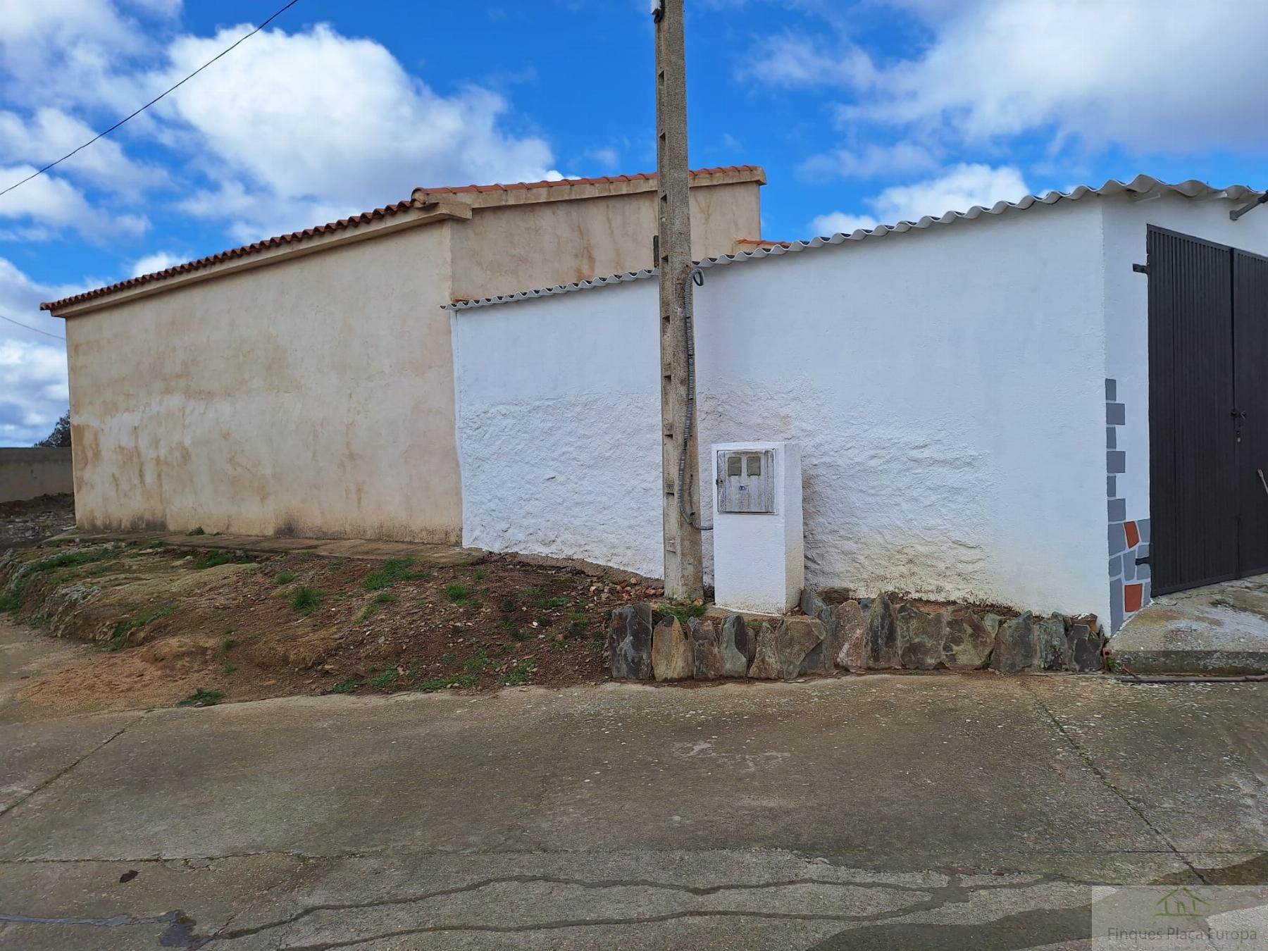 For sale of house in Berrocal de Huebra